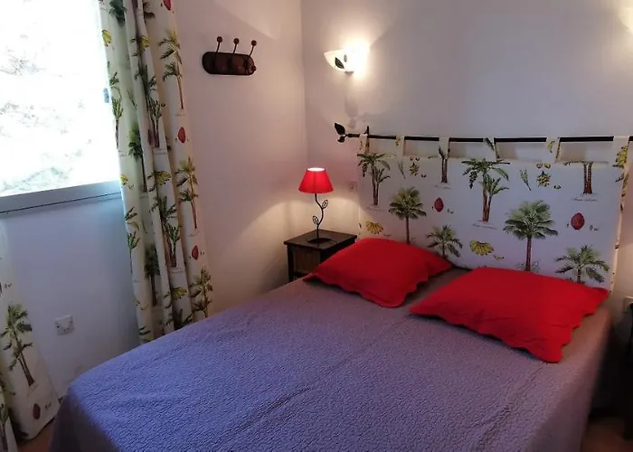 De Tourisme Les Hauts De L'avena ヴィラ サルテーヌ