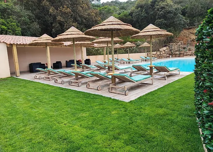 ヴィラ De Tourisme Les Hauts De L'avena サルテーヌ