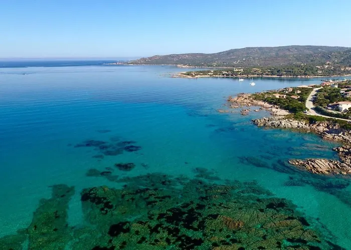 ヴィラ De Tourisme Les Hauts De L'avena
